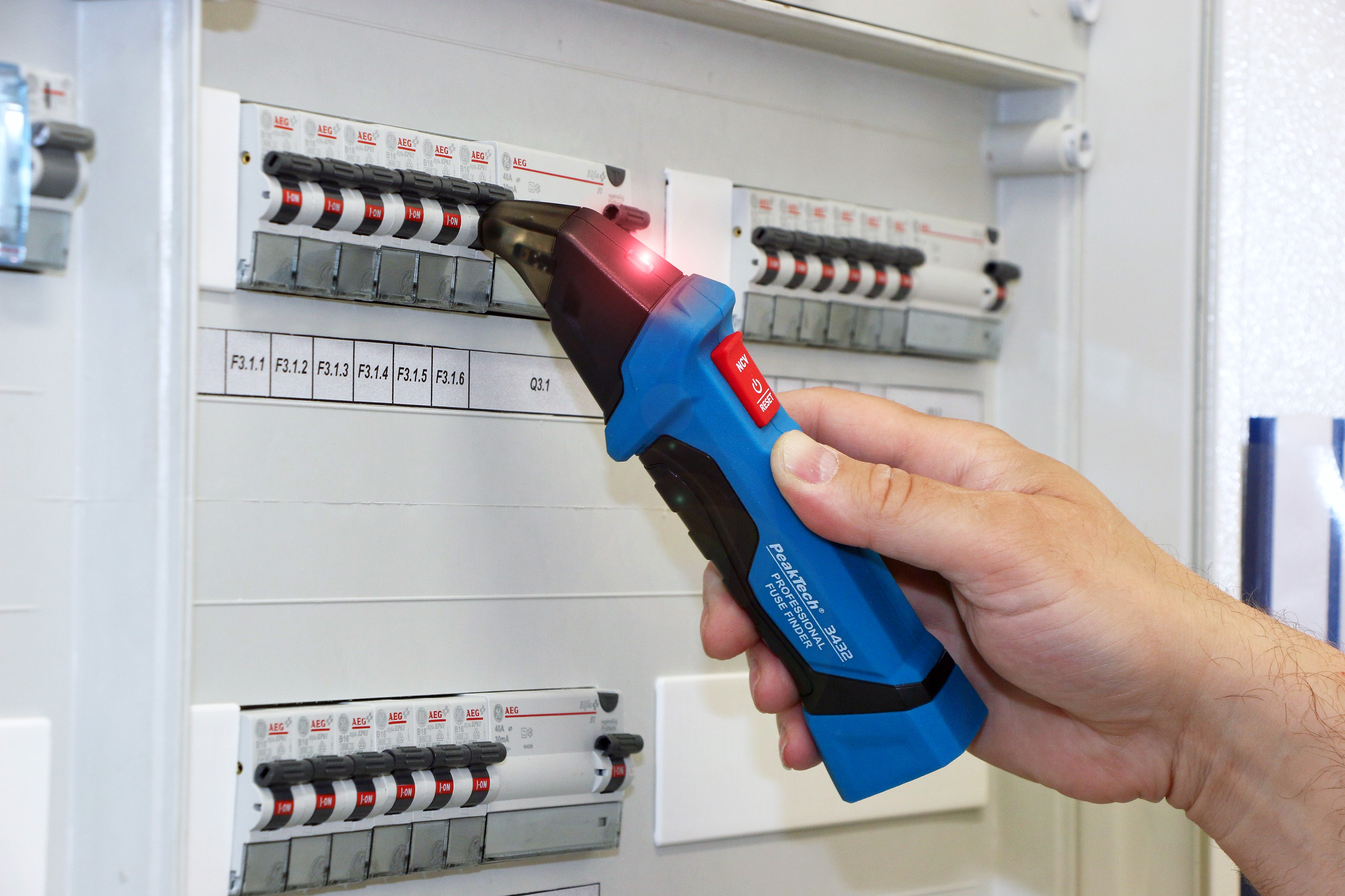 «PeakTech® P 3432» Trovafusibili con tester RCD