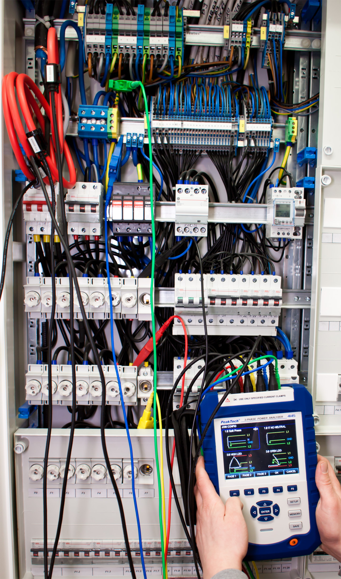 «PeakTech® P 4145» Power analyzer with RS-232 C interface