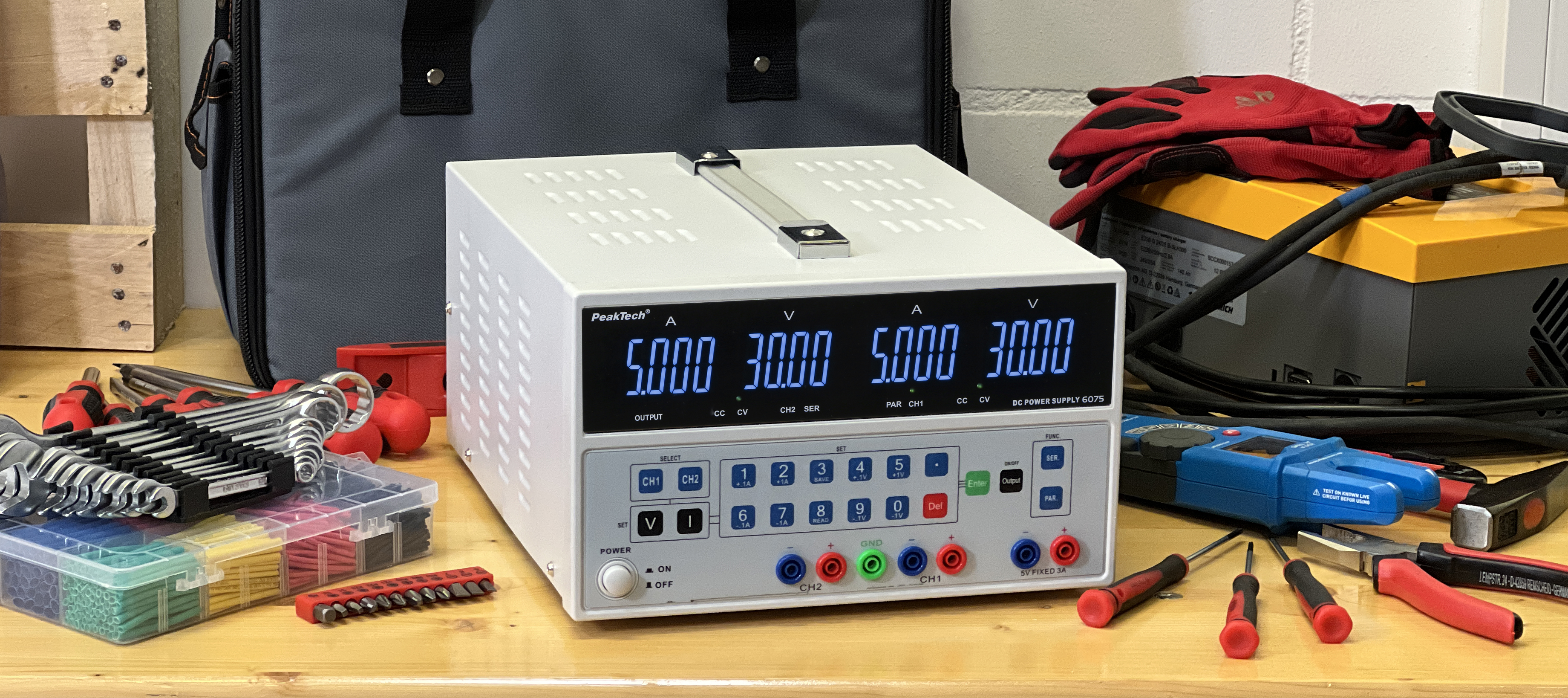 «PeakTech® P 6075» Digital Laboratory Power Supply with USB