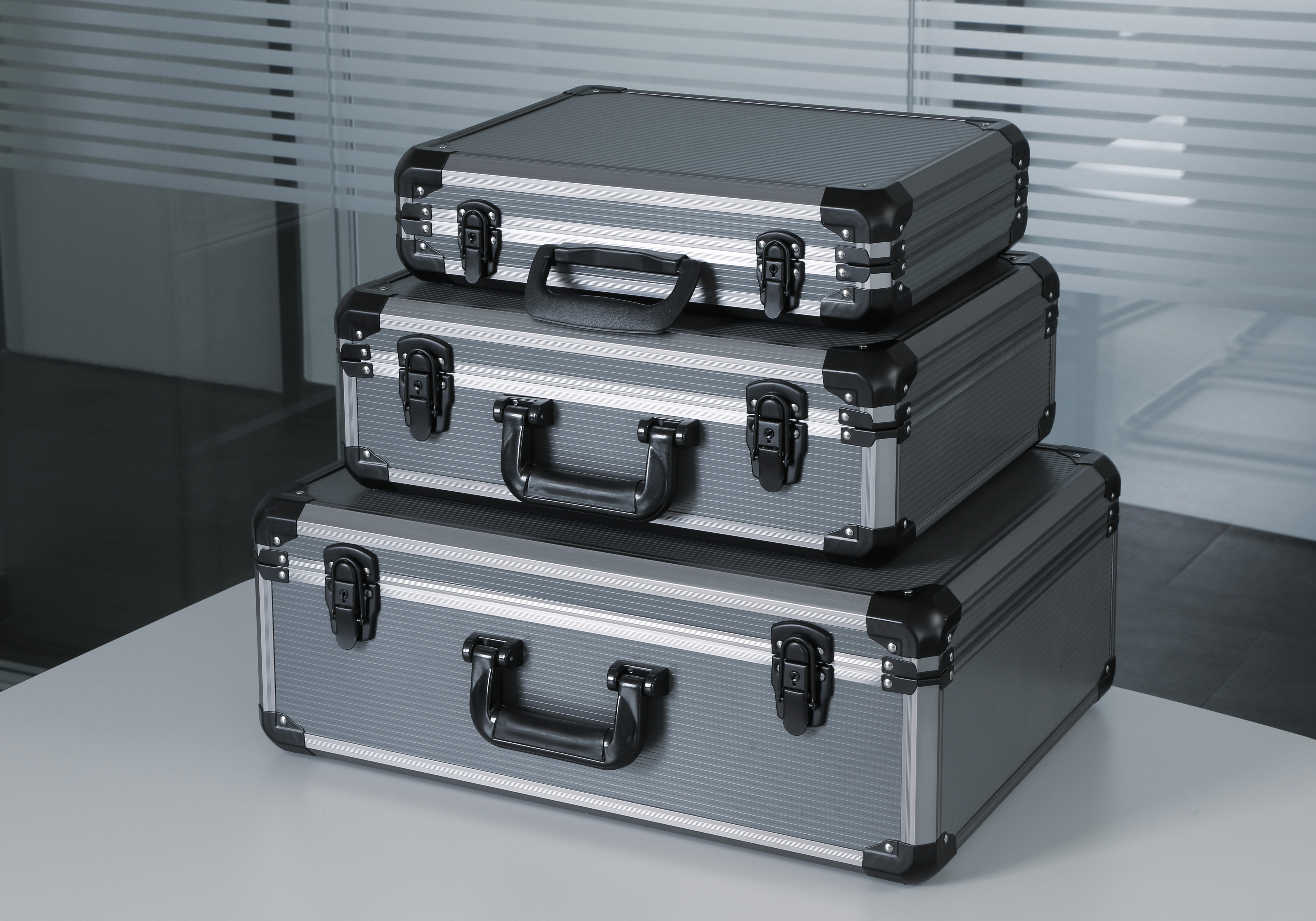 «PeakTech® P 7335» Valise universelle avec mousse cube 450x150x350 mm