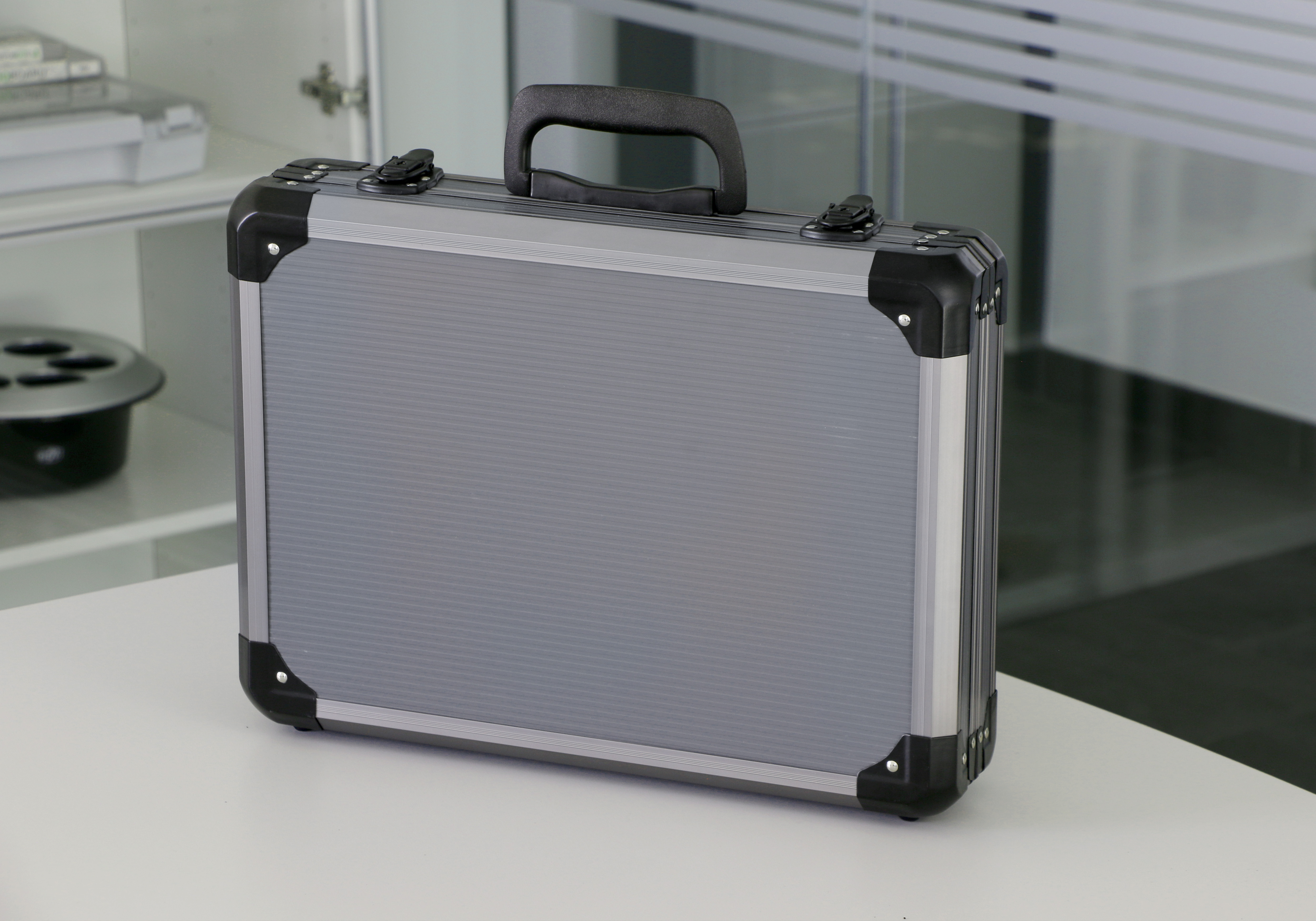 «PeakTech® P 7330» Universal case with cube foam 400x100x300 mm